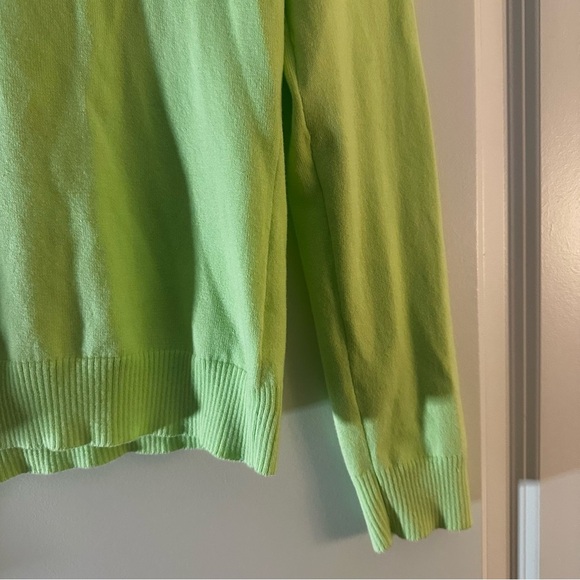 Lilly Pulitzer Palm Tree Logo V-Neck Sweater Green Women’s Medium - Picture 3 of 9